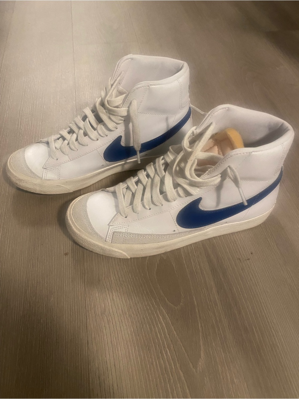 Nike Women’s Blazer ‘77 - Blue and White - size 8